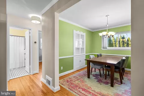 Entry Way - 2313 Homestead Dr, Silver Spring, MD 20902 photo 2 of 5