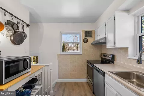 Kitchen - 2313 Homestead Dr, Silver Spring, MD 20902 photo 2 of 3