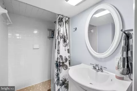 Bath - 2313 Homestead Dr, Silver Spring, MD 20902 photo 3 of 3