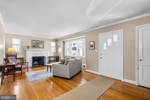 Living - 2313 Homestead Dr, Silver Spring, MD 20902 photo 2 of 6