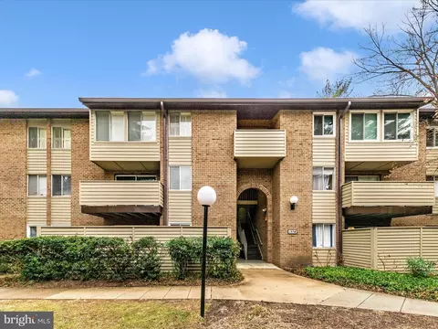 19323 Club House Rd #302, Montgomery Village, MD 20886