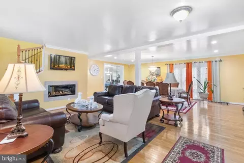 607 Valley Brook Dr, Silver Spring, MD 20904 photo 4