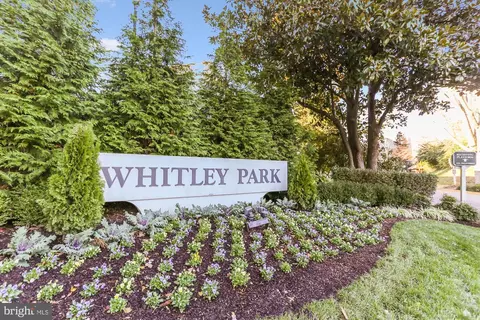 5450 Whitley Park Ter #HR-903, Bethesda, MD 20814