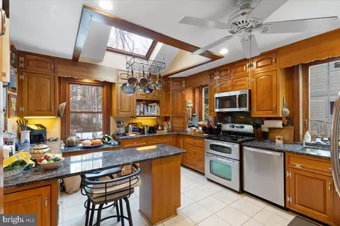 130 Hilltop Rd, Silver Spring, MD 20910 photo 13