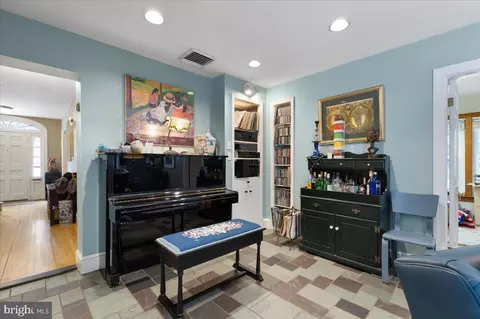 130 Hilltop Rd, Silver Spring, MD 20910 photo 22