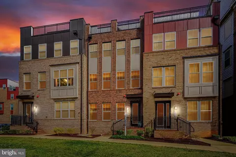 104 Salinger Dr, Gaithersburg, MD 20878