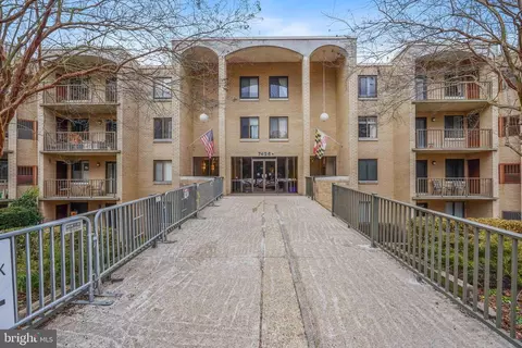 7425 Democracy Blvd #A-215, Bethesda, MD 20817