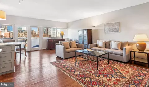 4720 Chevy Chase Dr #406, Chevy Chase, MD 20815