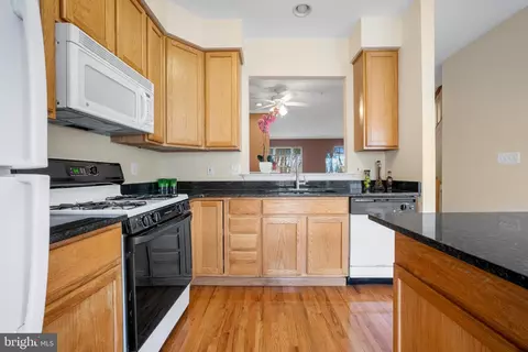 9427 Fields Rd, Gaithersburg, MD 20878 photo 8