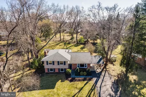 16811 Bethayres Rd, Rockville, MD 20855