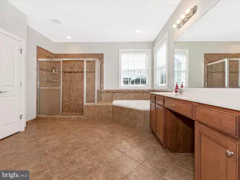 Bath - 20210 Bupp Rd, Poolesville, MD 20837 photo 1 of 4