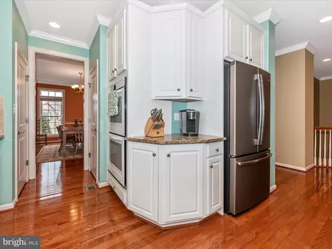 Kitchen - 20210 Bupp Rd, Poolesville, MD 20837 photo 4 of 8