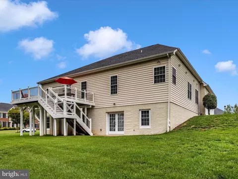Exterior - 20210 Bupp Rd, Poolesville, MD 20837 photo 6 of 15