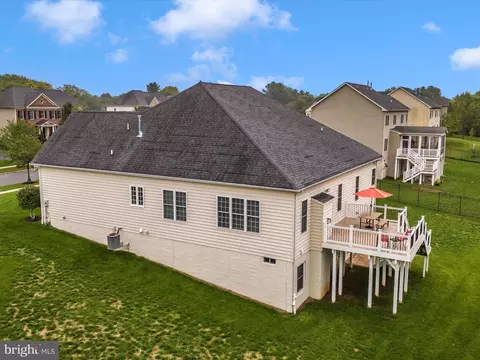 Exterior - 20210 Bupp Rd, Poolesville, MD 20837 photo 5 of 15