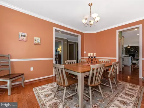 Dining - 20210 Bupp Rd, Poolesville, MD 20837 photo 2 of 3