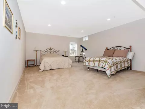 Bedroom - 20210 Bupp Rd, Poolesville, MD 20837 photo 6 of 6