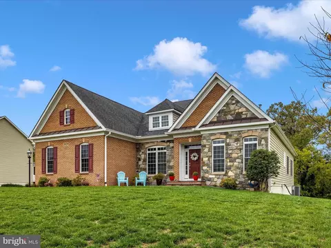 Exterior - 20210 Bupp Rd, Poolesville, MD 20837 photo 12 of 15