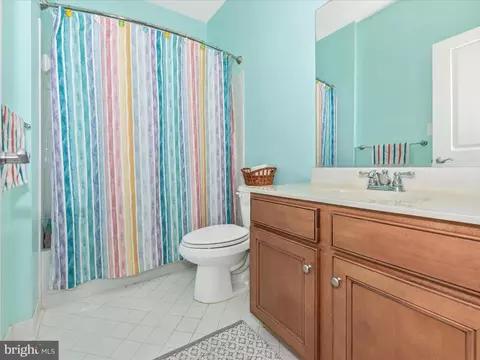 Bath - 20210 Bupp Rd, Poolesville, MD 20837 photo 3 of 4