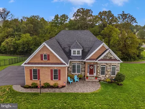 Exterior - 20210 Bupp Rd, Poolesville, MD 20837 photo 4 of 15