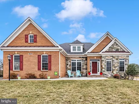 Exterior - 20210 Bupp Rd, Poolesville, MD 20837 photo 11 of 15