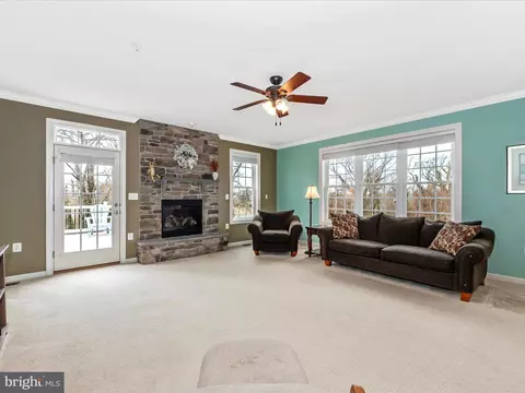 Living - 20210 Bupp Rd, Poolesville, MD 20837 photo 2 of 3