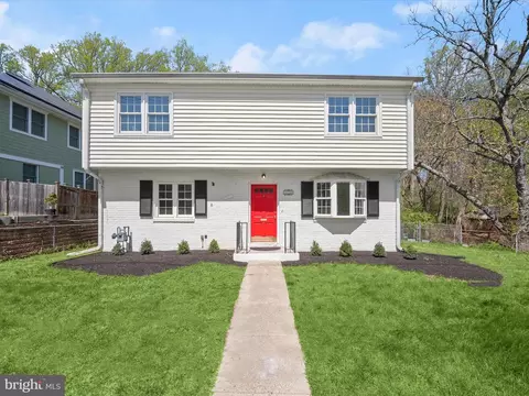 10318 Parkwood Dr, Kensington, MD 20895