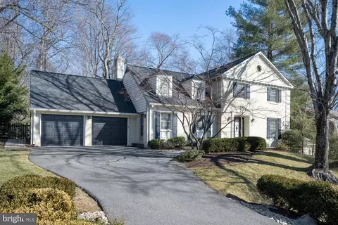 9113 Cranford Dr, Potomac, MD 20854