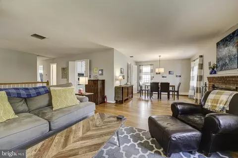 6326 Rockhurst Rd, Bethesda, MD 20817