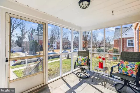 1711 Cody Dr, Silver Spring, MD 20902 photo 2