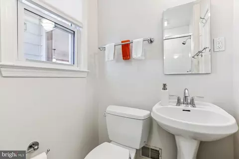 1711 Cody Dr, Silver Spring, MD 20902 photo 32