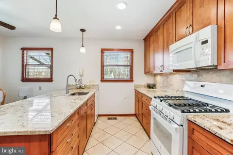1711 Cody Dr, Silver Spring, MD 20902 photo 15