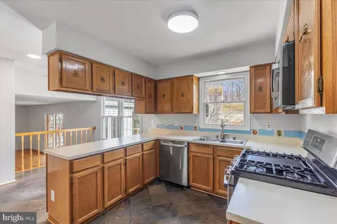 12417 Olivewood Pl, Silver Spring, MD 20904 photo 12
