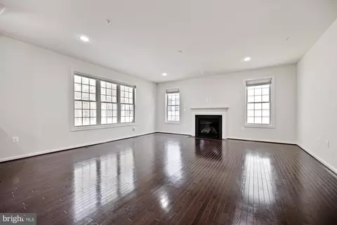 Living - 13716 Night Sky Dr, Silver Spring, MD 20906 photo 6 of 8