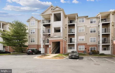 19621 Galway Bay Cir #402, Germantown, MD 20874