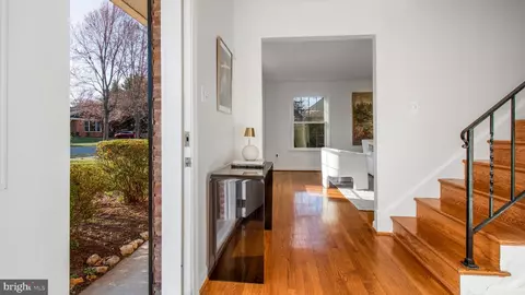 Entry Way - 2303 Chilham Pl, Potomac, MD 20854 photo 3 of 11