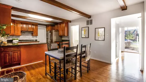 Entry Way - 2303 Chilham Pl, Potomac, MD 20854 photo 2 of 11