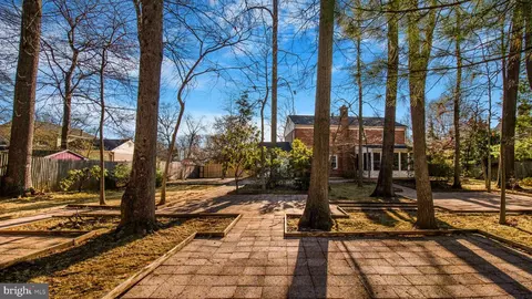 Exterior - 2303 Chilham Pl, Potomac, MD 20854 photo 12 of 13