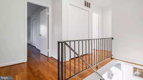 Entry Way - 2303 Chilham Pl, Potomac, MD 20854 photo 7 of 11