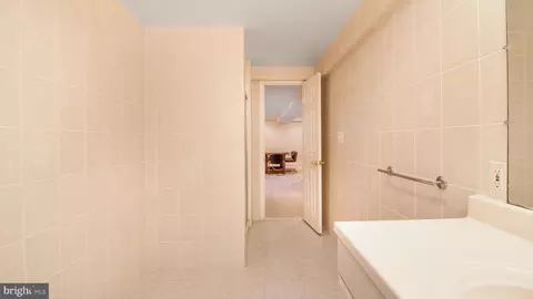 Entry Way - 2303 Chilham Pl, Potomac, MD 20854 photo 11 of 11