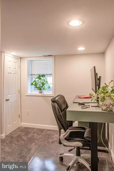 10815 Keller St, Silver Spring, MD 20902 photo 17