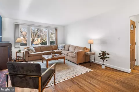 Living - 9112 Walden Rd, Silver Spring, MD 20901 photo 1 of 2
