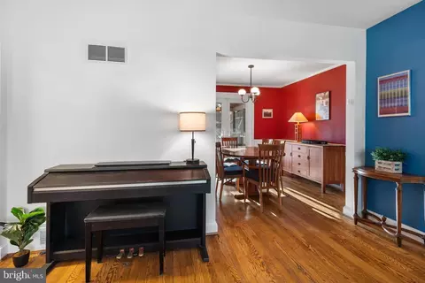 Entry Way - 9112 Walden Rd, Silver Spring, MD 20901 photo 1 of 6