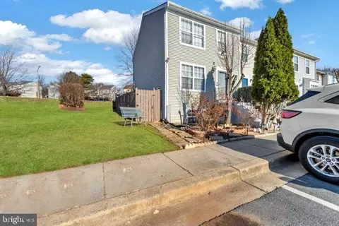 16 Applegrath Ct, Germantown, MD 20876