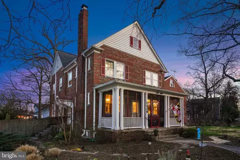 7429 Carroll Ave, Takoma Park, MD 20912