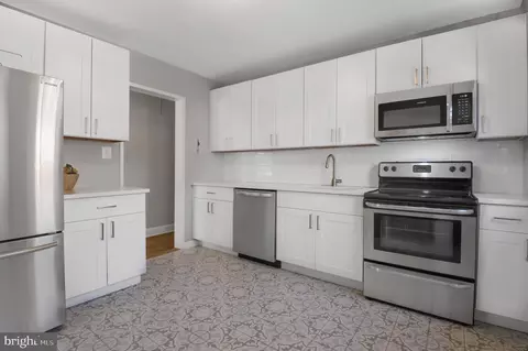 Entry Way - 10110 Brunett Ave, Silver Spring, MD 20901 photo 2 of 3
