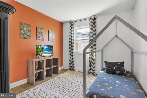 Bedroom - 10110 Brunett Ave, Silver Spring, MD 20901 photo 4 of 4