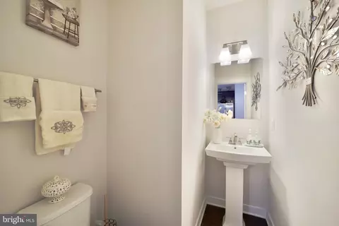 1611 Regent Manor Ct, Silver Spring, MD 20904 photo 11
