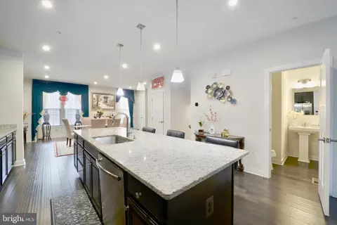1611 Regent Manor Ct, Silver Spring, MD 20904 photo 6