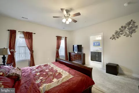 1611 Regent Manor Ct, Silver Spring, MD 20904 photo 16
