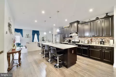 1611 Regent Manor Ct, Silver Spring, MD 20904 photo 3